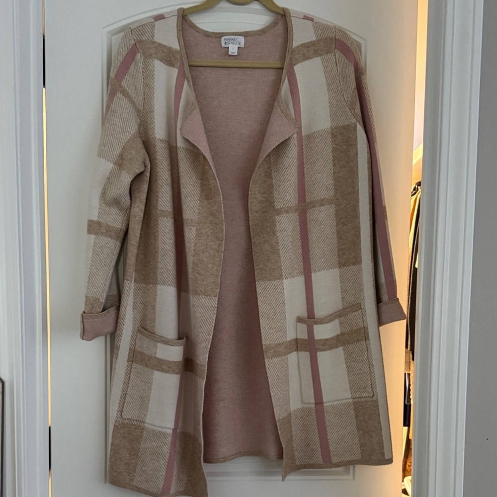 Market & Spruce Checkered Cardigan in Cream and Tan